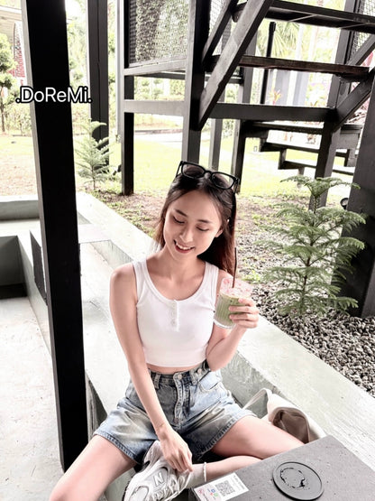 SLEEVELESS BUTTON-UP CROP TOP