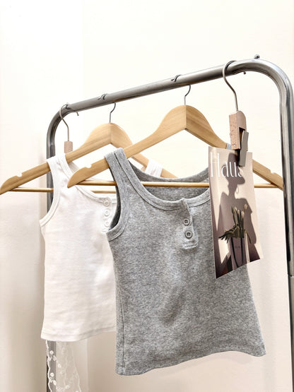 SLEEVELESS BUTTON-UP CROP TOP