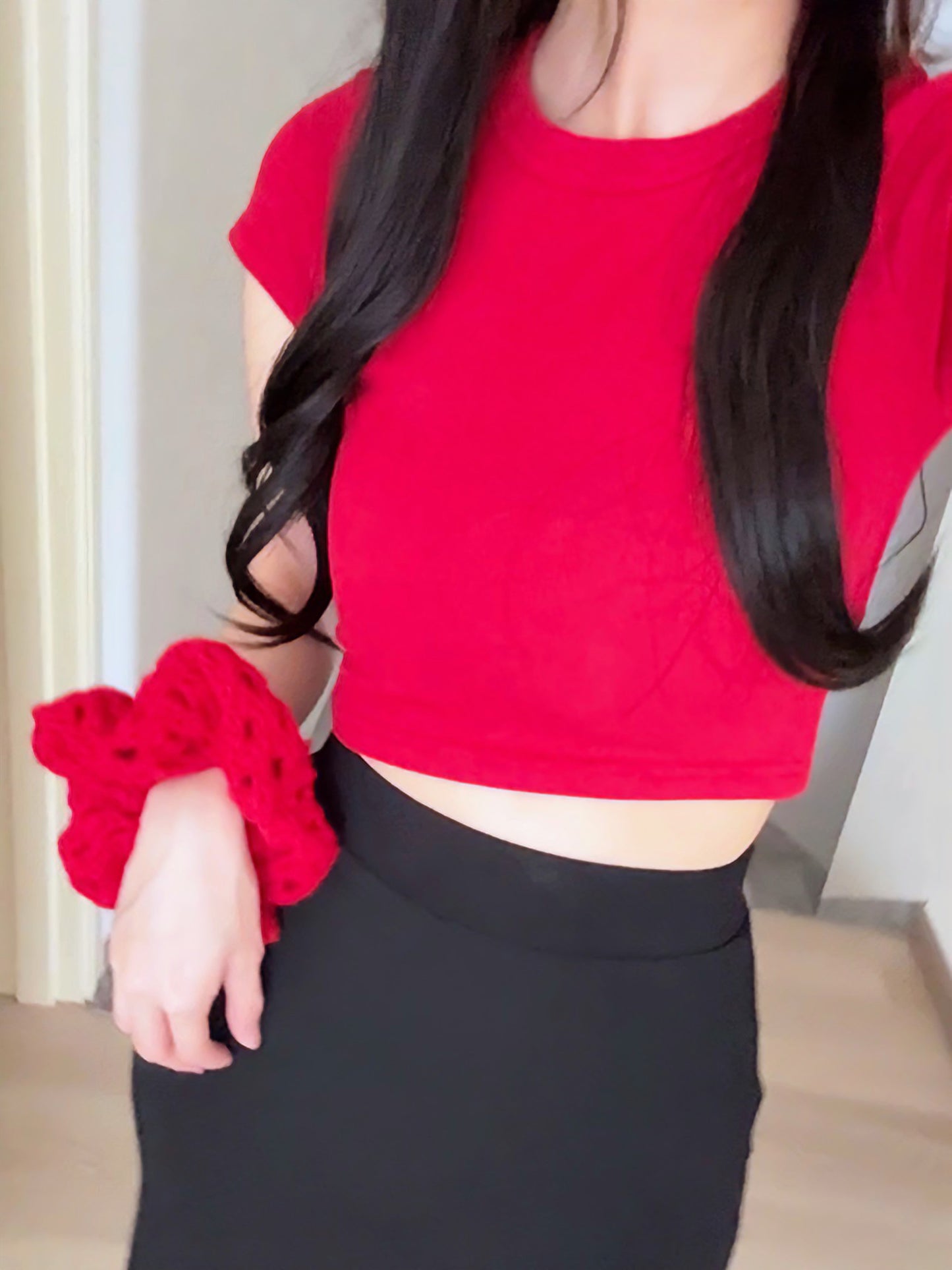 CHIC SHORT CROP TEE - RED
