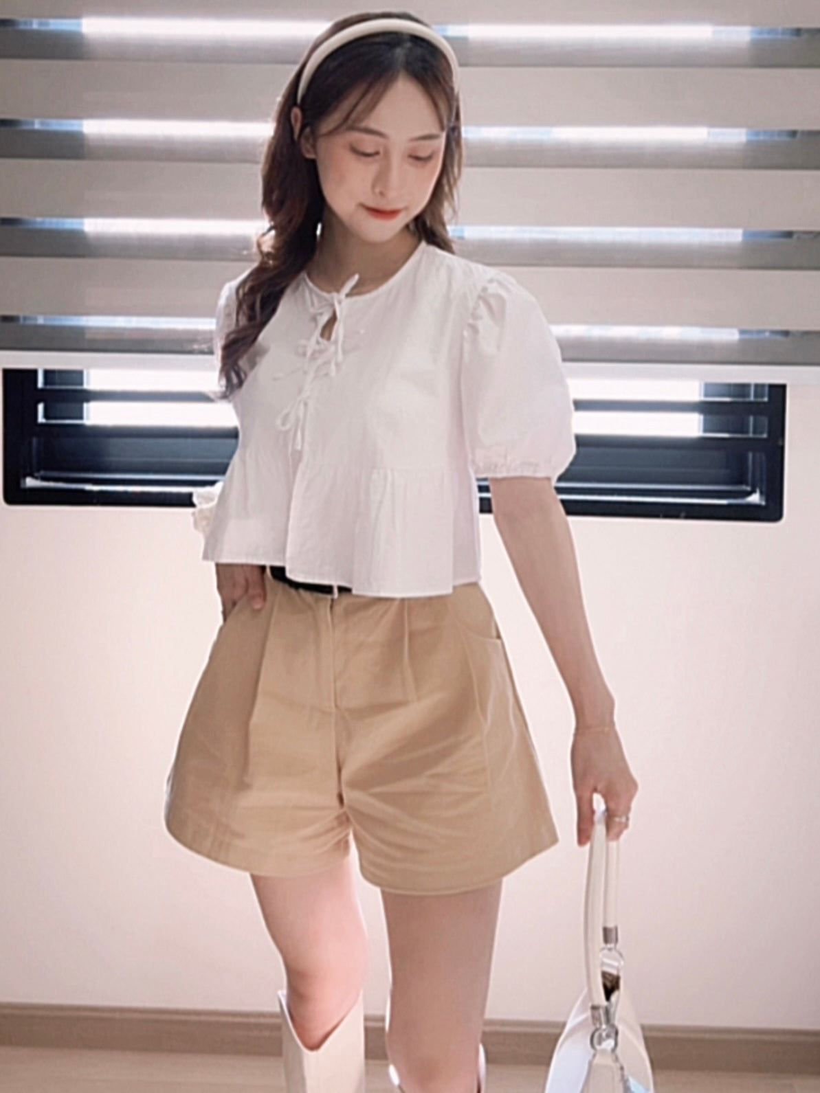 AVA SHORTS IN KHAKI