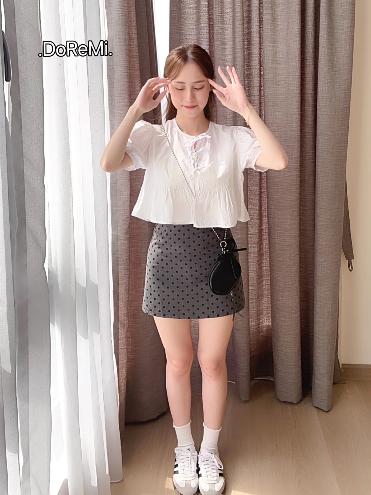 WHITE PUFF TIE BLOUSE