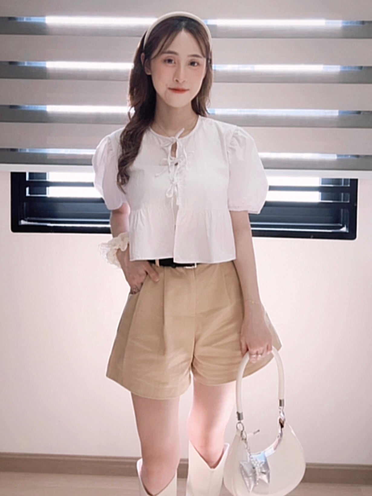 WHITE PUFF TIE BLOUSE