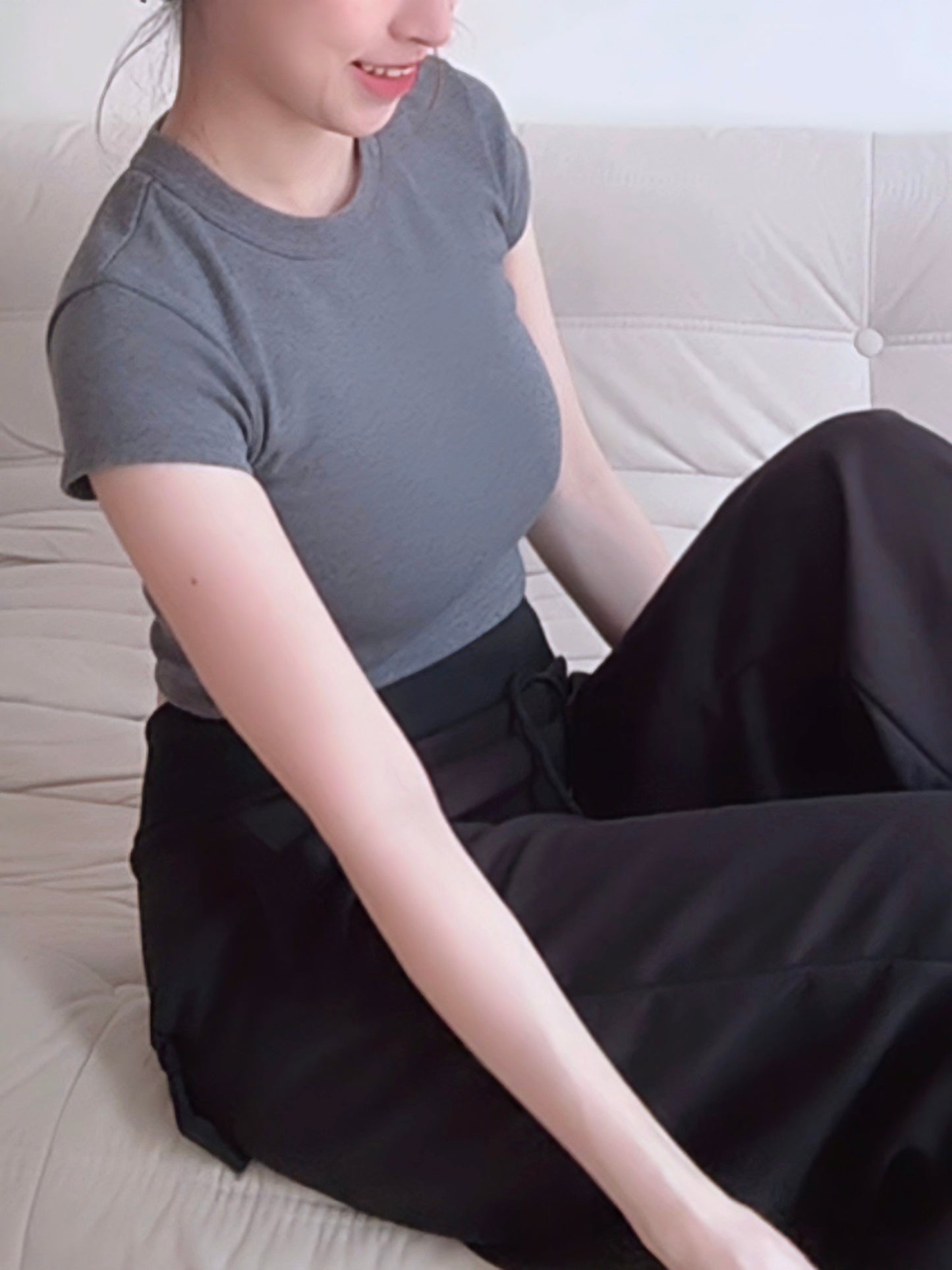 CHIC SHORT CROP TEE - GREY
