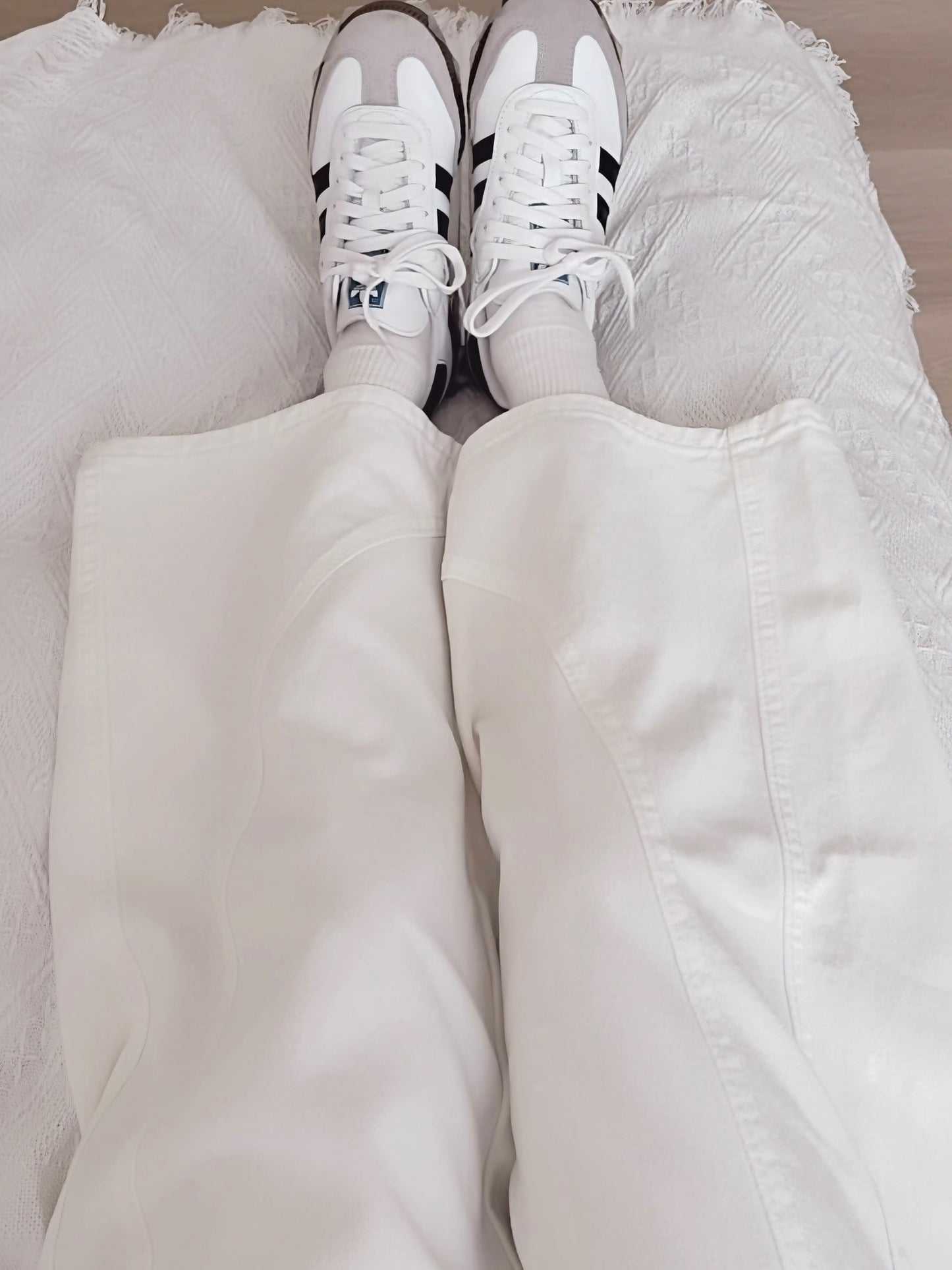 WHITE WIDE-LEG JEANS WITH CONTOUR SEAMS - PETITEGIRLS 小个子定制款
