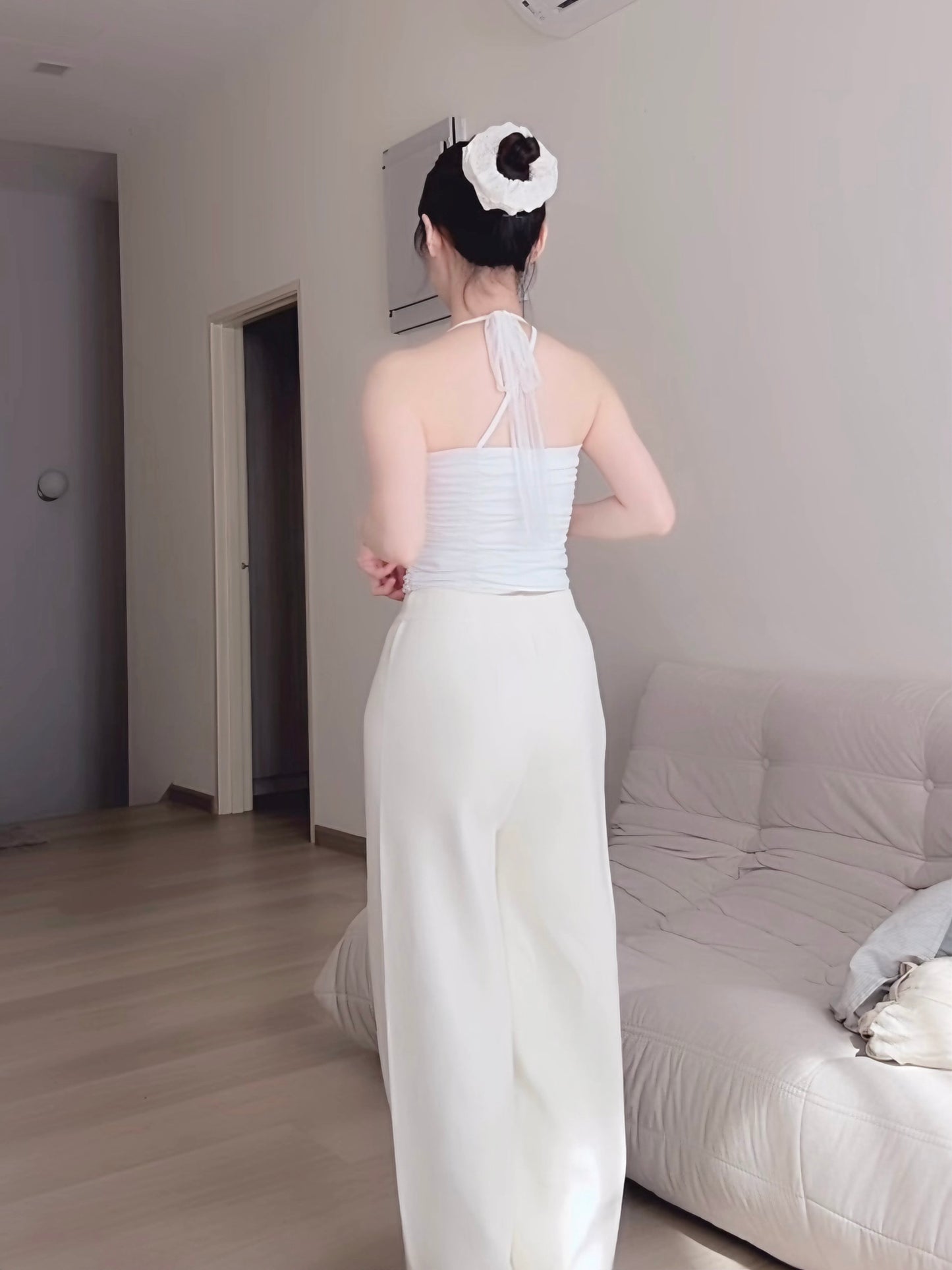 SOFT BLOOM WHITE LACE MUSE