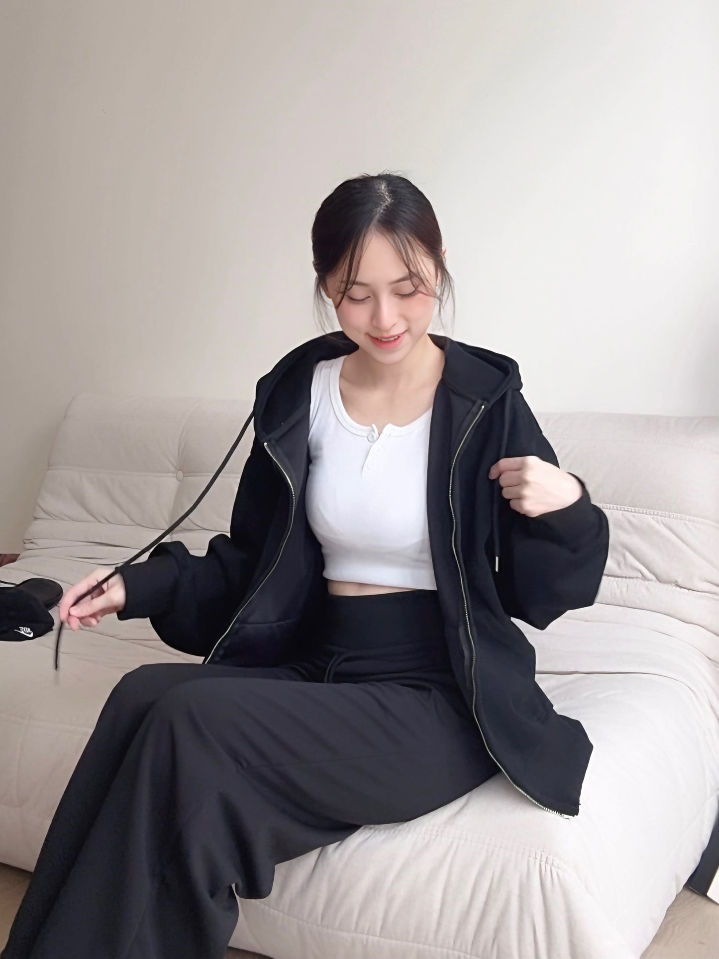 BLACK HOODIE JACKET