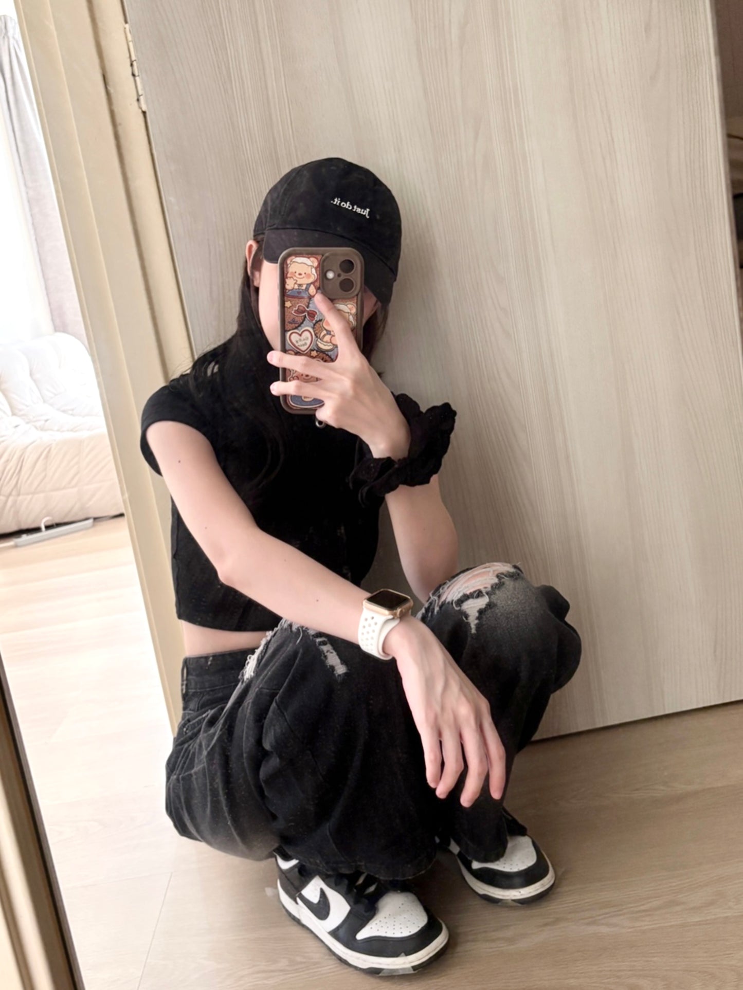 CHIC SHORT CROP TEE - BLACK