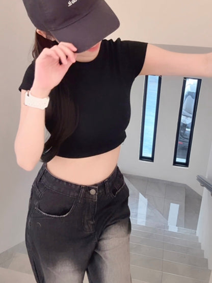 CHIC SHORT CROP TEE - BLACK