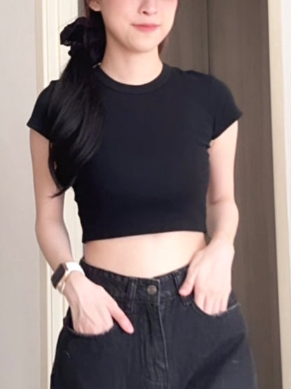 CHIC SHORT CROP TEE - BLACK
