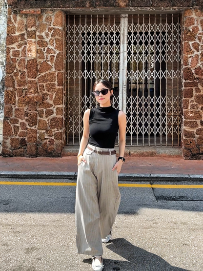 NOIR MOCK NECK TOP