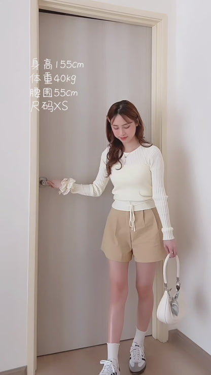 AVA SHORTS IN KHAKI